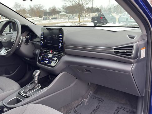 Used 2022 Hyundai Ioniq SE image 21