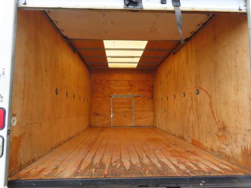 Used 2018 Chevrolet Express 3500 w/ Driver Convenience Package RWD image 15