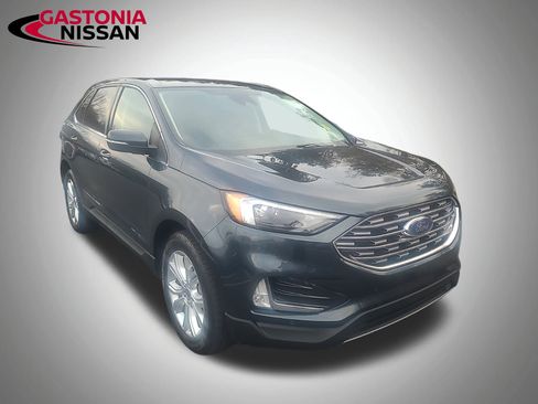 Used 2022 Ford Edge Titanium image 3