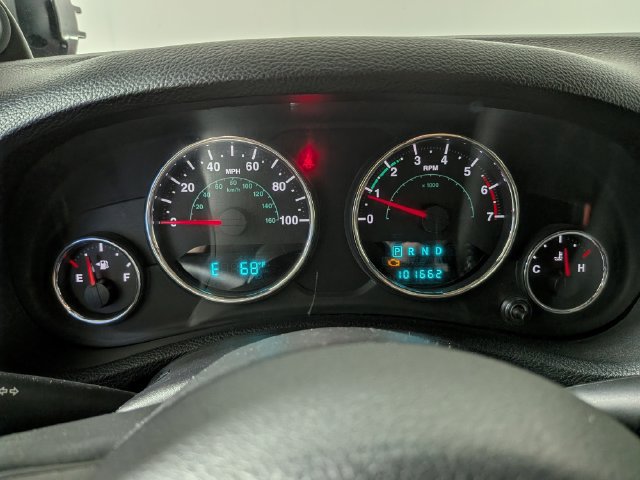 Used 2011 Jeep Wrangler Unlimited Sahara AWD/4WD image 15