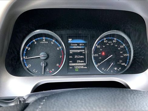 Used 2016 Toyota RAV4 XLE AWD/4WD image 2