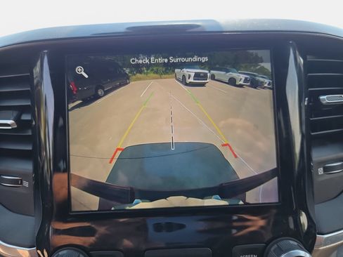 Used 2019 RAM 1500 Laramie AWD/4WD image 22