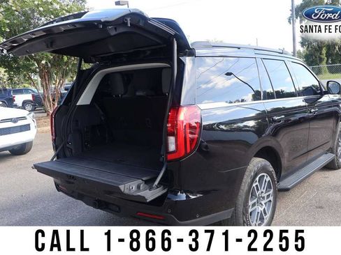 Used 2025 Ford Expedition Active AWD/4WD image 27