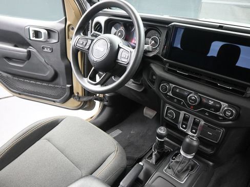 Used 2025 Jeep Wrangler Sport AWD/4WD image 17