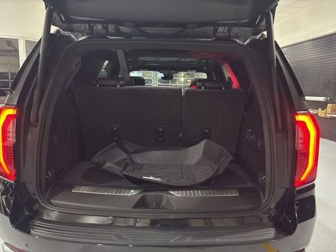 Used 2025 GMC Yukon Denali w/ Denali Reserve Package image 38