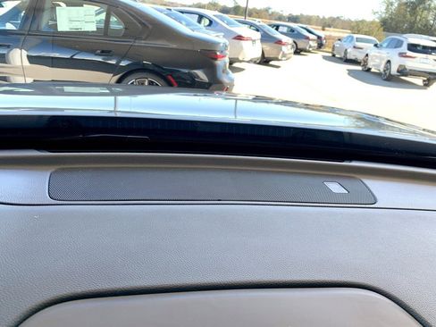 Used 2025 Honda Pilot TrailSport image 43