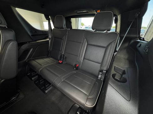 Used 2024 GMC Yukon SLT w/ SLT Luxury Package AWD/4WD image 23