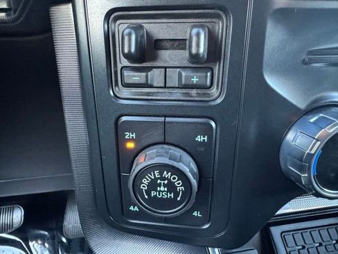 Used 2025 Ford F150 Platinum w/ FX4 Off-Road Package image 23
