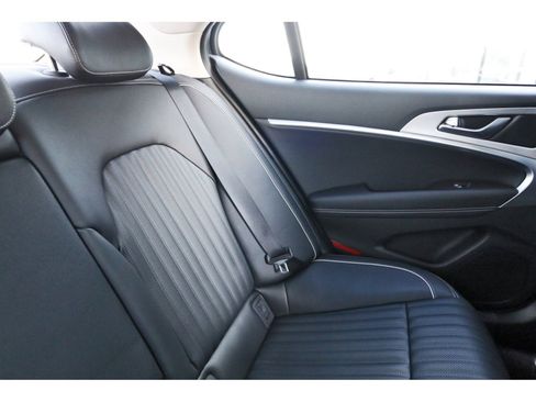 Used 2026 Genesis G70 2.5T Prestige image 14