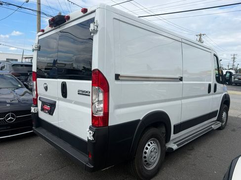 Used 2025 RAM ProMaster 2500 w/ U-Haul Equipment Group FWD image 7
