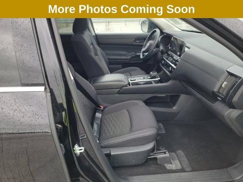 Used 2024 Nissan Pathfinder SV w/ SV Premium Package AWD/4WD image 3