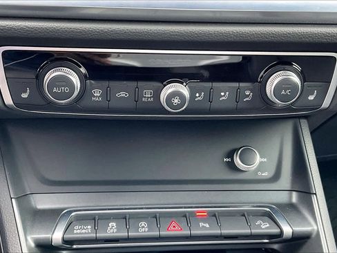 Used 2022 Audi Q3 2.0T Premium Plus image 30