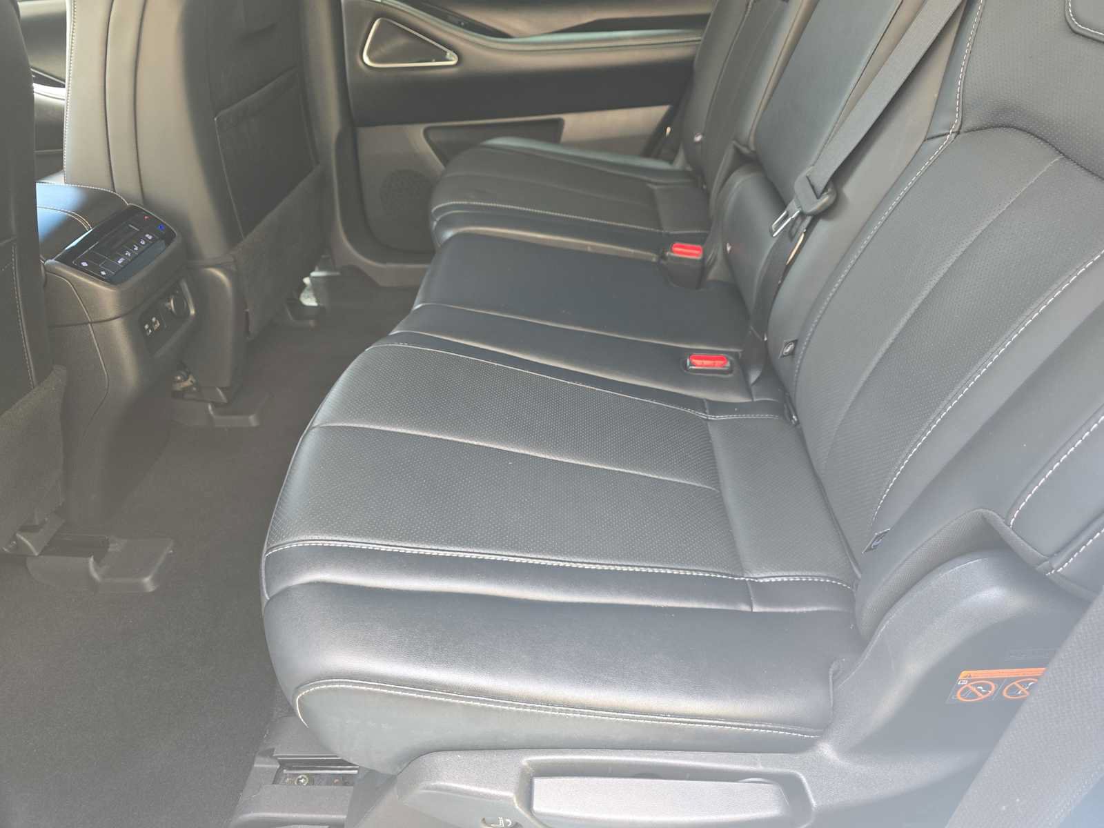 Used 2023 INFINITI QX60 Luxe w/ Performance Audio Package FWD image 15