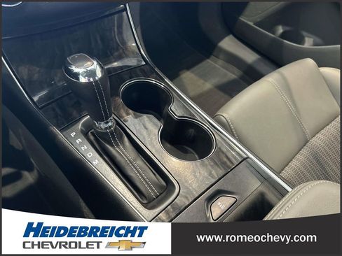 Used 2014 Chevrolet Impala LT w/ Convenience Package image 24