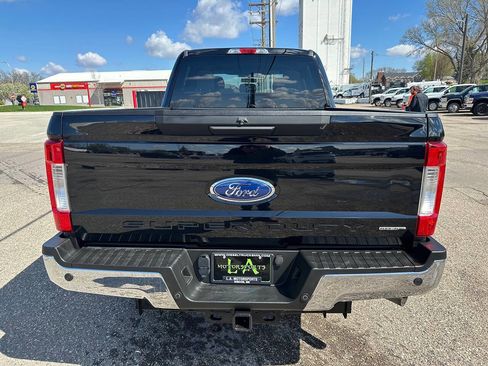 Used 2017 Ford F250 XLT w/ XLT Value Package AWD/4WD image 4