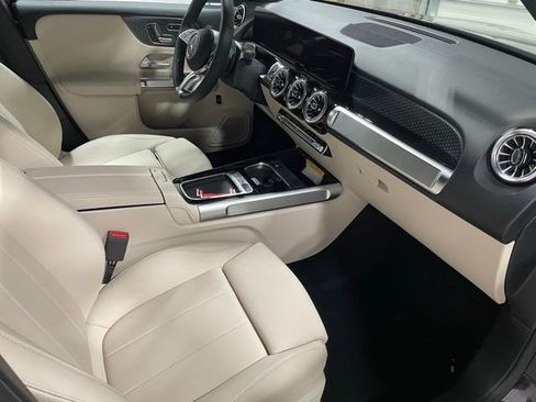 Used 2025 Mercedes-Benz GLB 250 GLB 250 image 13