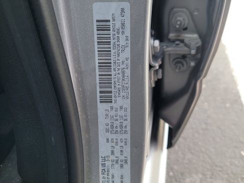 Used 2019 RAM 1500 Laramie image 14