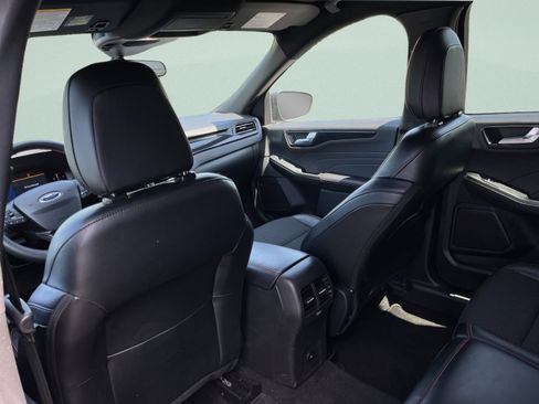 Used 2025 Ford Escape ST-Line AWD/4WD image 13