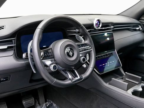 Used 2023 Maserati Grecale GT image 2