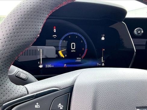 New 2026 Chevrolet Trax RS w/ Sunroof Package FWD image 21