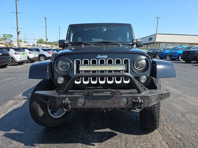 Used 2016 Jeep Wrangler Unlimited Sahara w/ Dual Top Group AWD/4WD image 10