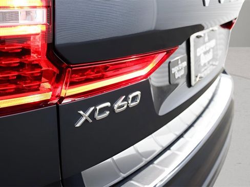 New 2025 Volvo XC60 B5 Ultra w/ Protection Package Premier image 7