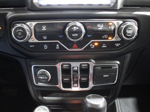 Used 2023 Jeep Gladiator Overland AWD/4WD image 20