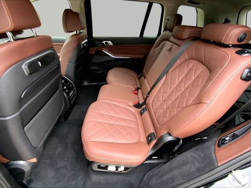 Used 2024 BMW X7 xDrive40i w/ Premium Package AWD/4WD image 21