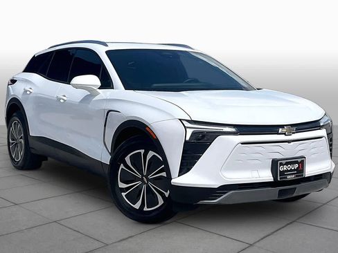 Used 2025 Chevrolet Blazer EV LT AWD/4WD image 2