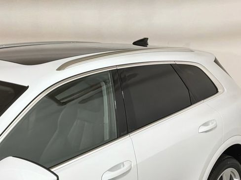 Certified 2025 Audi Q5 Premium Plus w/ Premium Plus image 25