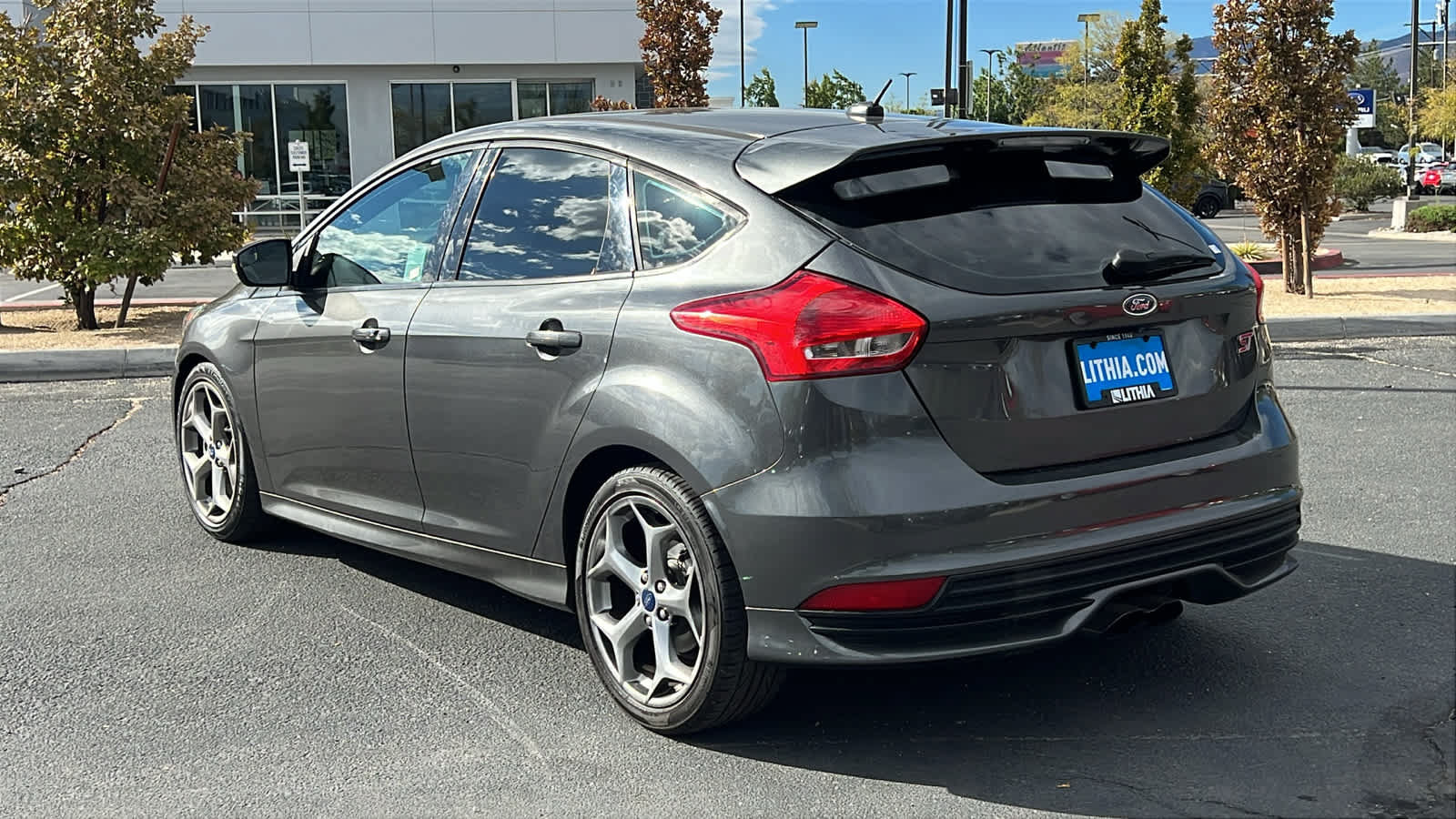 Used 2017 Ford Focus ST FWD image 7
