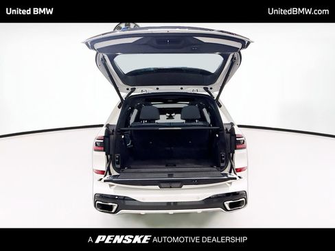 Used 2026 BMW X7 xDrive40i w/ M Sport Package AWD/4WD image 15