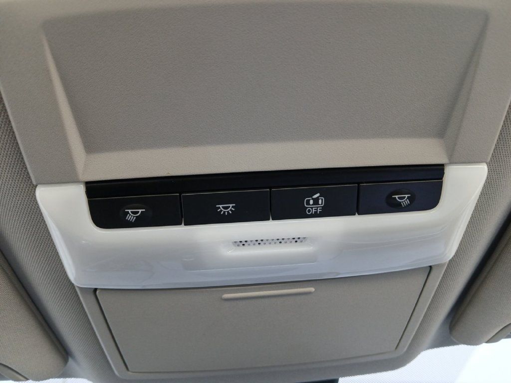 Used 2025 Nissan Altima 2.5 SV FWD image 7