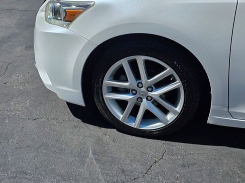 Used 2017 Lexus CT 200h 200h 4D Hatchback w/ Seat Comfort Package image 5