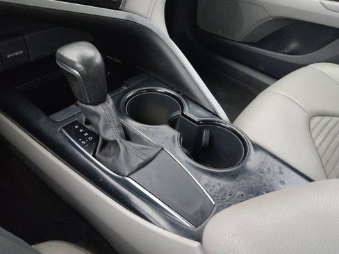 Used 2020 Toyota Camry SE image 26