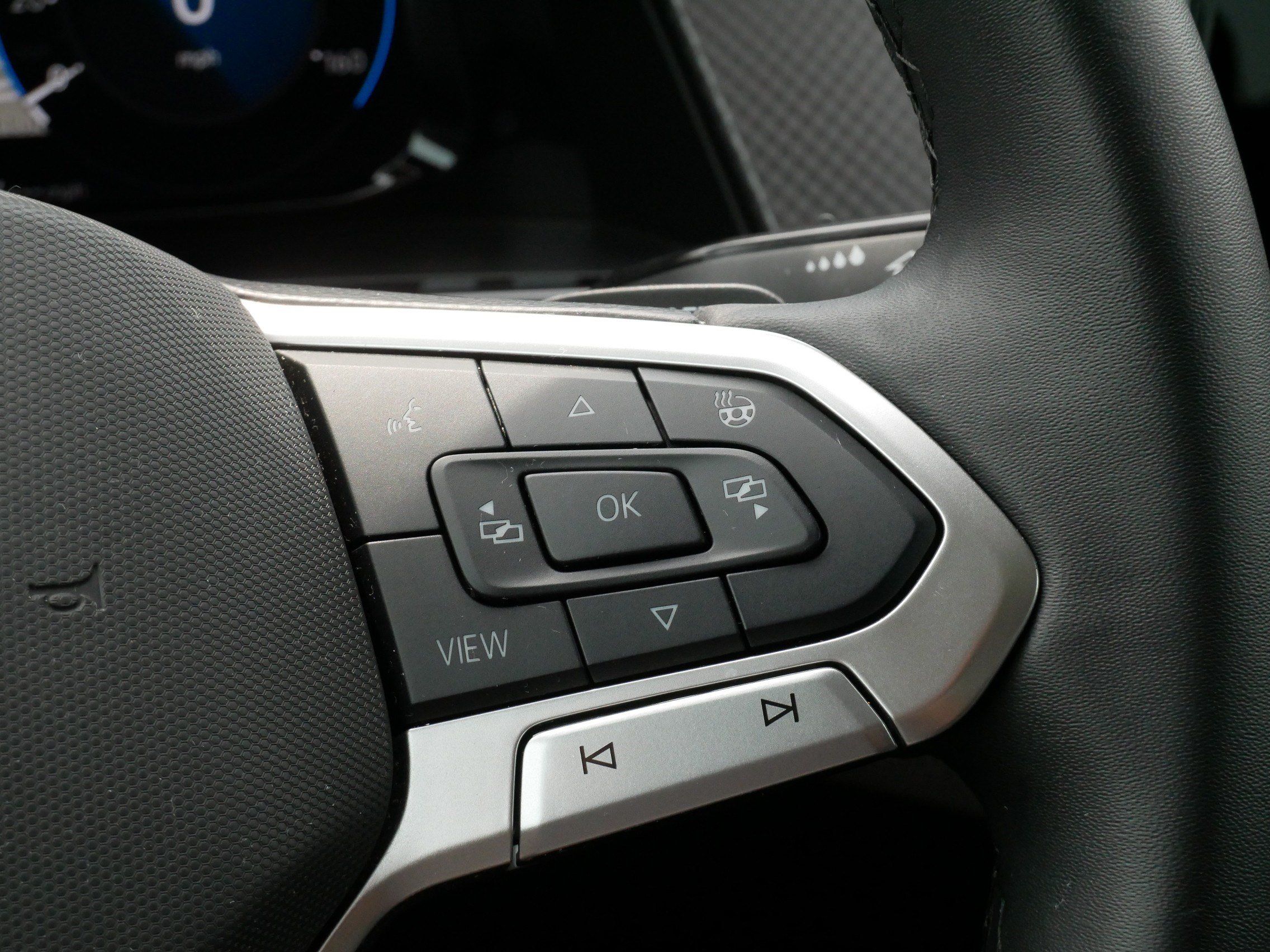 Certified 2024 Volkswagen Atlas Peak Edition SEL AWD/4WD image 25