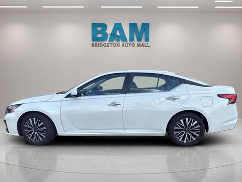 Used 2023 Nissan Altima 2.5 SV image 5
