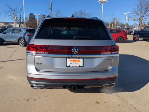 New 2025 Volkswagen Atlas SE image 5