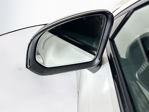 Used 2023 Volvo C40 P8 Recharge Plus w/ Climate Package image 16