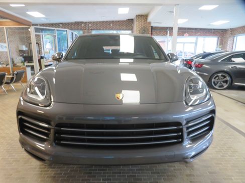 Used 2019 Porsche Cayenne image 2