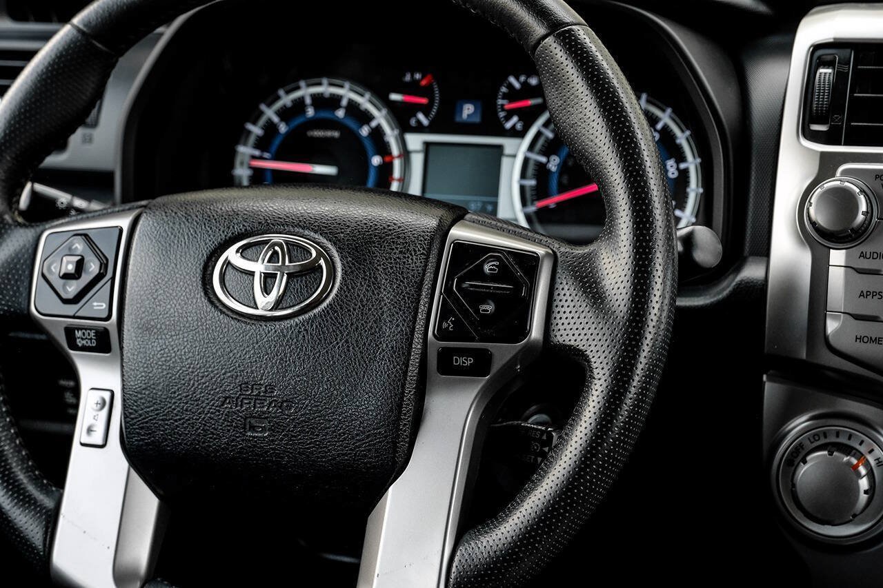 Used 2016 Toyota 4Runner SR5 AWD/4WD image 23