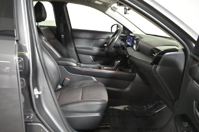 Certified 2025 Nissan Kicks SR AWD/4WD image 31