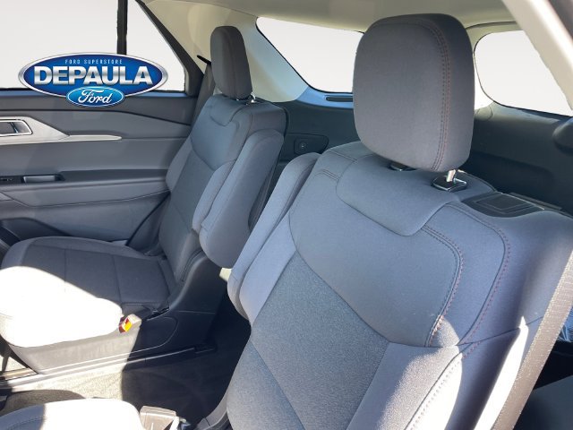 Used 2026 Ford Explorer Active AWD/4WD image 17