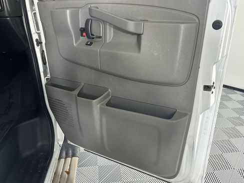 Used 2019 Chevrolet Express 3500 LT w/ LT Preferred Equipment Group image 30