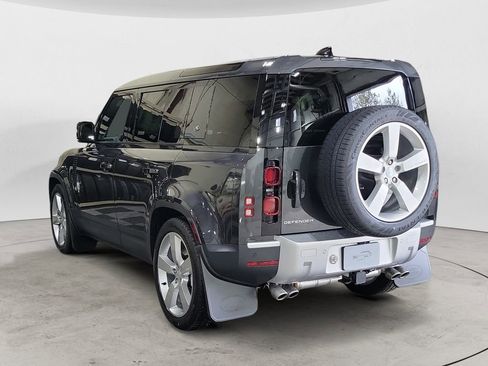 Used 2024 Land Rover Defender 110 SE AWD/4WD image 3
