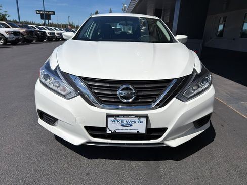 Used 2017 Nissan Altima 2.5 S w/ Power Driver Seat Package FWD image 2