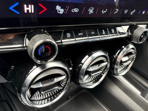 Used 2024 Chevrolet Blazer EV LT image 37