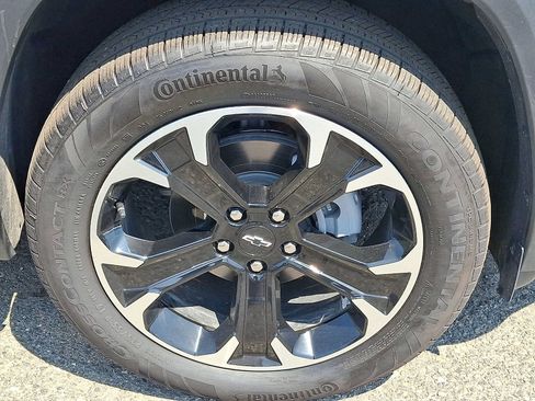 Used 2026 Chevrolet Equinox LT w/ Convenience Package II AWD/4WD image 9