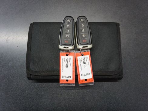 Used 2017 Ford Escape Titanium image 15