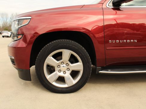 Used 2020 Chevrolet Suburban Premier image 7